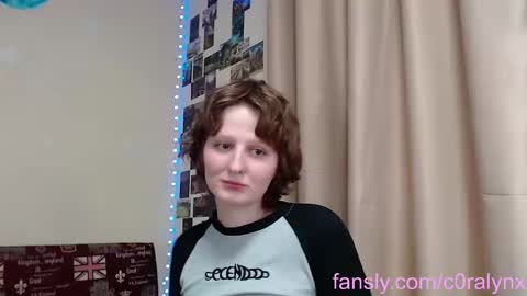Snapshot of c0ralynx chatting on February 7, 4:35 pm C0ralynx online show from February 7, 4:35 pm