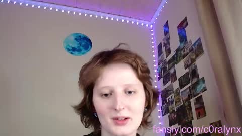 Snapshot of c0ralynx chatting on February 19, 5:27 am C0ralynx online show from February 19, 5:27 am