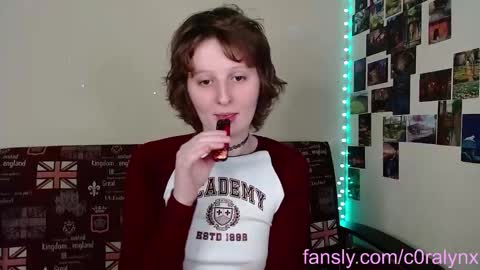 Snapshot of c0ralynx chatting on February 26, 7:27 pm C0ralynx online show from February 26, 7:27 pm