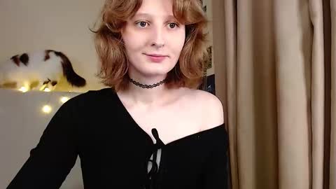 Snapshot of c0ralynx chatting on October 9, 2:31 am C0ralynx online show from October 9, 2:31 am