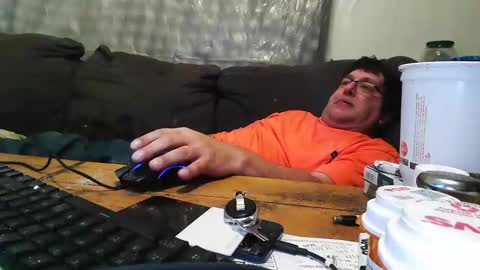 Snapshot of c11good chatting on December 11, 10:36 am c11good online show from December 11, 10:36 am