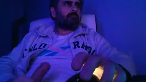 Snapshot of c534963 chatting on December 5, 11:40 pm supersperm online show from December 5, 11:40 pm