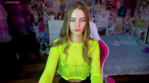 Snapshot of caaandy_girl chatting on October 8, 1:09 pm Emily  online show from October 8, 1:09 pm