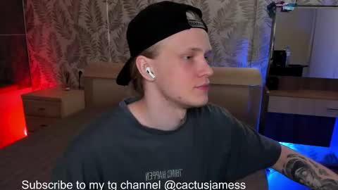 Snapshot of cactusjames_69 chatting on October 10, 7:02 pm James online show from October 10, 7:02 pm