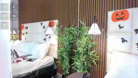 Snapshot of cailynbrowm chatting on October 30, 4:47 am CailynBrown online show from October 30, 4:47 am