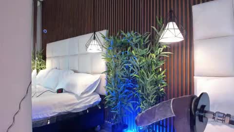 Snapshot of cailynbrowm chatting on November 15, 4:21 am CailynBrown online show from November 15, 4:21 am