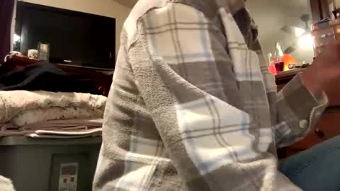 Snapshot of calishop1 chatting on February 13, 3:29 am calishop1 online show from February 13, 3:29 am