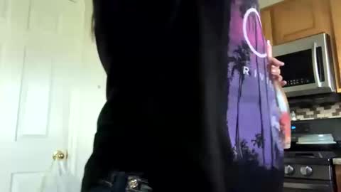 Snapshot of calishop1 chatting on September 22, 12:23 am calishop1 online show from September 22, 12:23 am