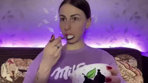 Anna online show from March 9, 10:19 pm