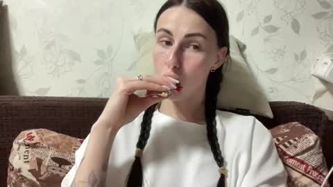 Anna online show from April 6, 7:37 pm