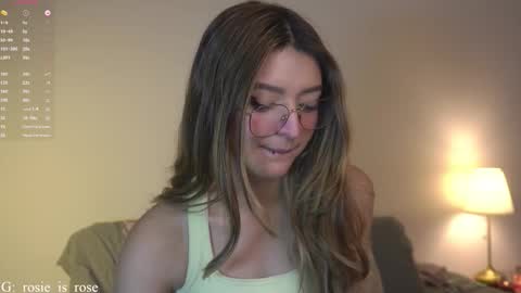 Snapshot of call_me_rosie chatting on November 27, 1:51 am online show from November 27, 1:51 am