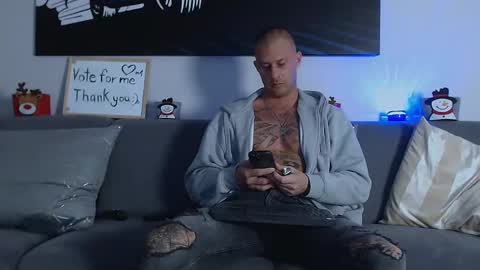 Snapshot of calvinhunt69 chatting on December 18, 9:18 pm Calvin online show from December 18, 9:18 pm