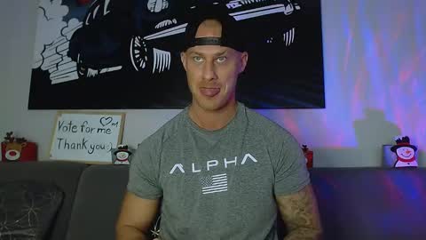 Snapshot of calvinhunt69 chatting on December 20, 7:39 pm Calvin online show from December 20, 7:39 pm