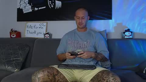 Snapshot of calvinhunt69 chatting on December 21, 7:03 am Calvin online show from December 21, 7:03 am