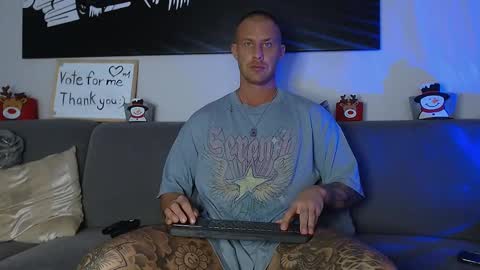 Snapshot of calvinhunt69 chatting on December 21, 7:27 pm Calvin online show from December 21, 7:27 pm