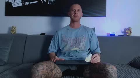 Snapshot of calvinhunt69 chatting on January 3, 11:23 pm Calvin online show from January 3, 11:23 pm