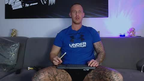 Snapshot of calvinhunt69 chatting on January 8, 8:39 pm Calvin online show from January 8, 8:39 pm