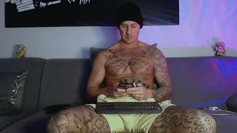 Snapshot of calvinhunt69 chatting on January 11, 7:49 pm Calvin online show from January 11, 7:49 pm