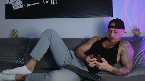 Snapshot of calvinhunt69 chatting on January 13, 9:42 pm Calvin online show from January 13, 9:42 pm