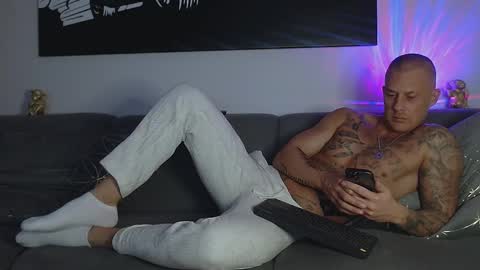 Snapshot of calvinhunt69 chatting on January 16, 12:45 am Calvin online show from January 16, 12:45 am