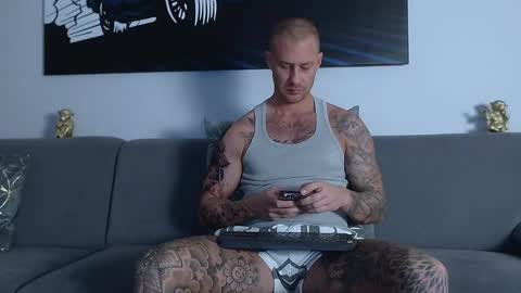 Snapshot of calvinhunt69 chatting on January 27, 8:28 pm Calvin online show from January 27, 8:28 pm