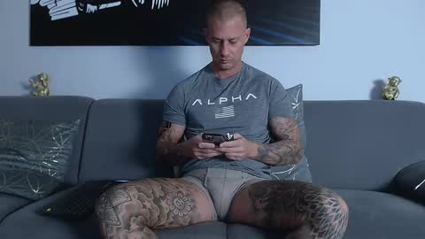 Snapshot of calvinhunt69 chatting on January 30, 5:41 am Calvin online show from January 30, 5:41 am