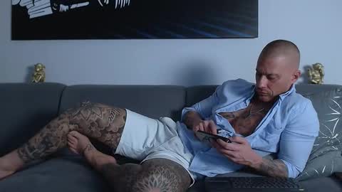 Snapshot of calvinhunt69 chatting on February 6, 1:05 am Calvin online show from February 6, 1:05 am