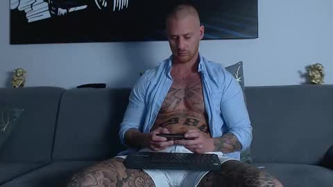 Snapshot of calvinhunt69 chatting on February 11, 4:24 pm Calvin online show from February 11, 4:24 pm