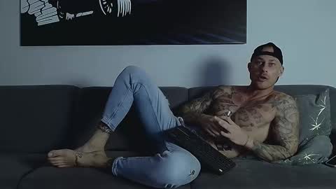 Snapshot of calvinhunt69 chatting on September 23, 12:02 am Calvin online show from September 23, 12:02 am