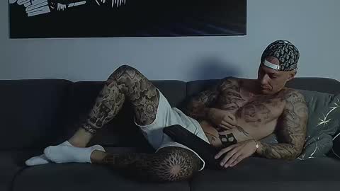 Snapshot of calvinhunt69 chatting on September 25, 10:24 pm Calvin online show from September 25, 10:24 pm