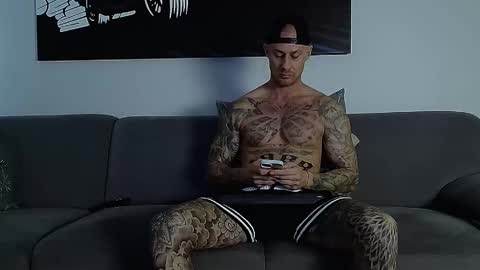 Snapshot of calvinhunt69 chatting on October 1, 8:09 am Calvin online show from October 1, 8:09 am