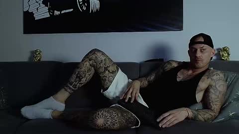 Snapshot of calvinhunt69 chatting on October 4, 11:03 pm Calvin online show from October 4, 11:03 pm