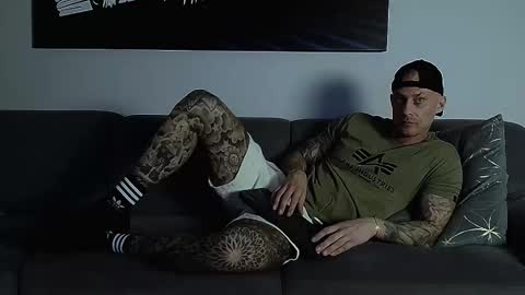 Snapshot of calvinhunt69 chatting on October 11, 12:21 am Calvin online show from October 11, 12:21 am