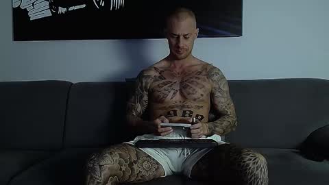 Snapshot of calvinhunt69 chatting on October 17, 6:49 am Calvin online show from October 17, 6:49 am