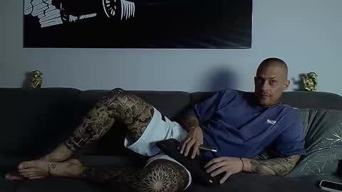 Snapshot of calvinhunt69 chatting on October 28, 12:25 am Calvin online show from October 28, 12:25 am