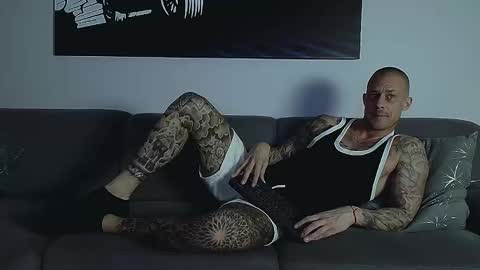 Snapshot of calvinhunt69 chatting on October 30, 10:21 pm Calvin online show from October 30, 10:21 pm