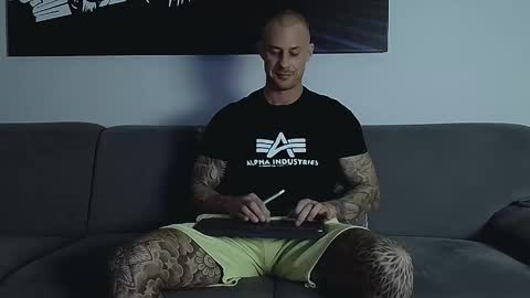 Snapshot of calvinhunt69 chatting on November 2, 10:12 pm Calvin online show from November 2, 10:12 pm