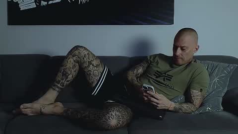 Snapshot of calvinhunt69 chatting on November 10, 10:42 pm Calvin online show from November 10, 10:42 pm