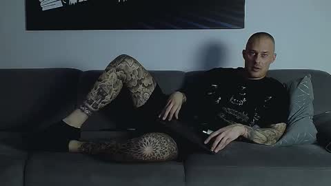 Snapshot of calvinhunt69 chatting on November 19, 12:32 am Calvin online show from November 19, 12:32 am