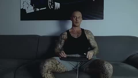 Snapshot of calvinhunt69 chatting on November 19, 10:54 pm Calvin online show from November 19, 10:54 pm