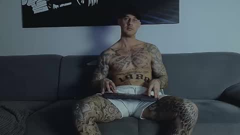 Snapshot of calvinhunt69 chatting on November 26, 1:06 am Calvin online show from November 26, 1:06 am