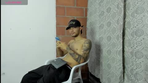 Snapshot of calvinparker_ chatting on December 20, 5:03 am Calvin online show from December 20, 5:03 am