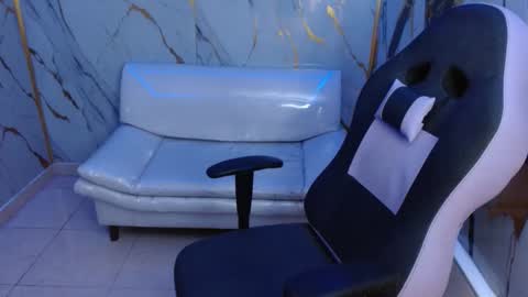 cam_xman online show from May 13, 7:00 pm