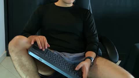 Snapshot of camara110 chatting on February 5, 9:40 pm camara110 online show from February 5, 9:40 pm