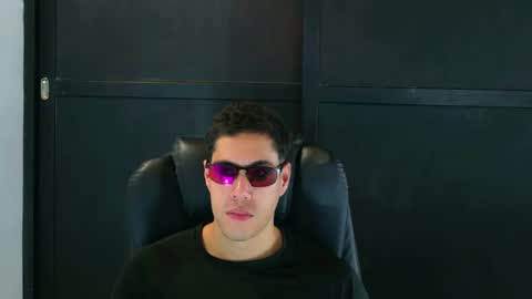 Snapshot of camara110 chatting on February 7, 10:41 pm camara110 online show from February 7, 10:41 pm