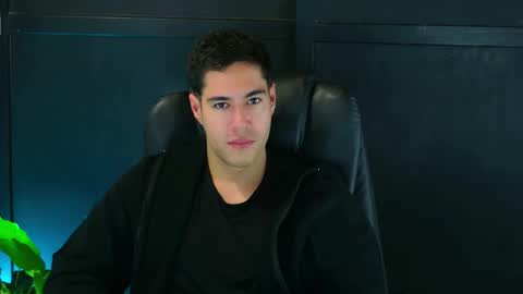 Snapshot of camara110 chatting on February 12, 4:54 am camara110 online show from February 12, 4:54 am