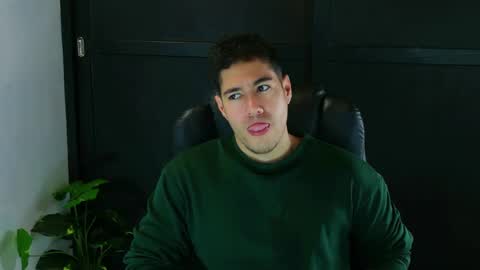 Snapshot of camara110 chatting on March 8, 1:57 pm camara110 online show from March 8, 1:57 pm