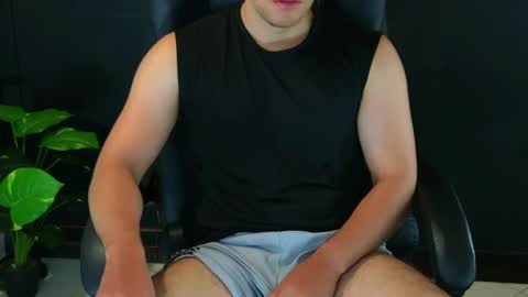 Snapshot of camara110 chatting on March 11, 3:12 pm camara110 online show from March 11, 3:12 pm