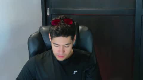 Snapshot of camara110 chatting on October 1, 10:49 pm camara110 online show from October 1, 10:49 pm