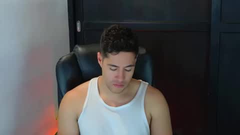 Snapshot of camara110 chatting on October 15, 4:45 am camara110 online show from October 15, 4:45 am